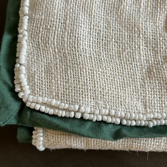 Holiday table runner. - Picture 5 of 7